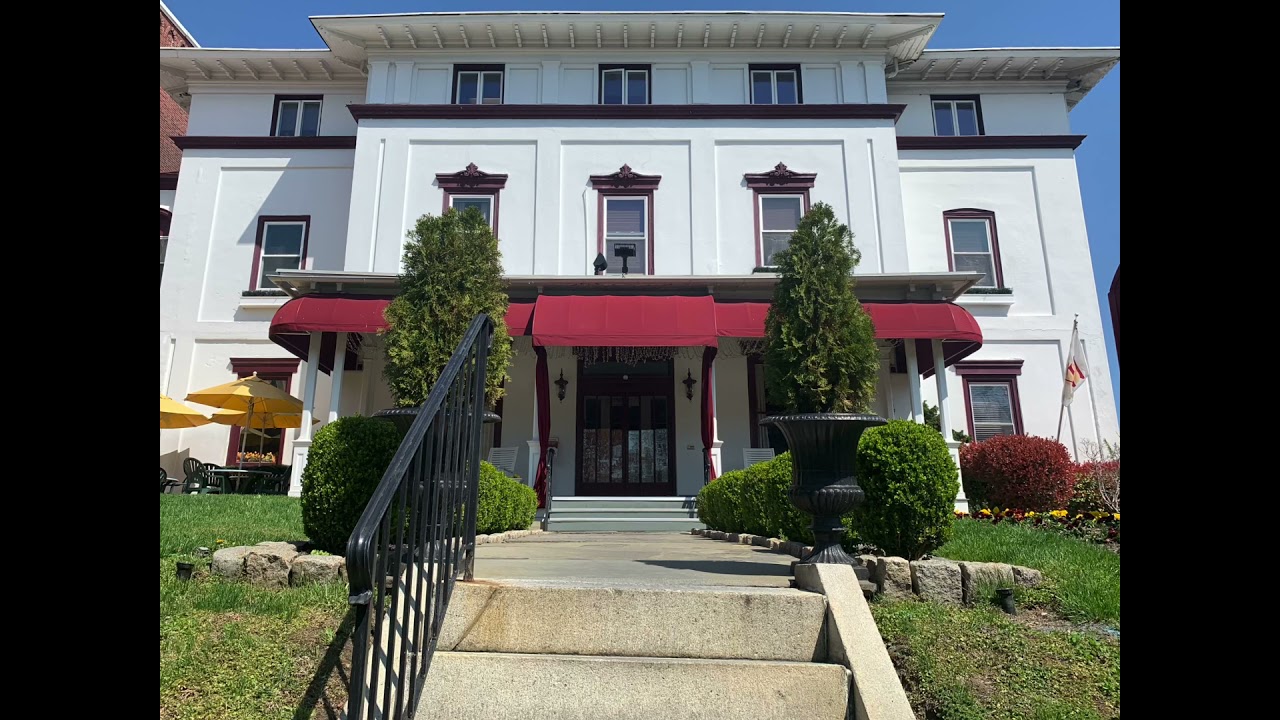 Walnut Hill College Campus