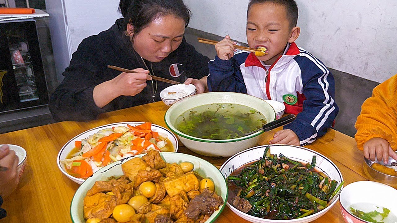 媳婦買鵪鶉蛋，和豆腐一起鹵，一大盆看著真饞人