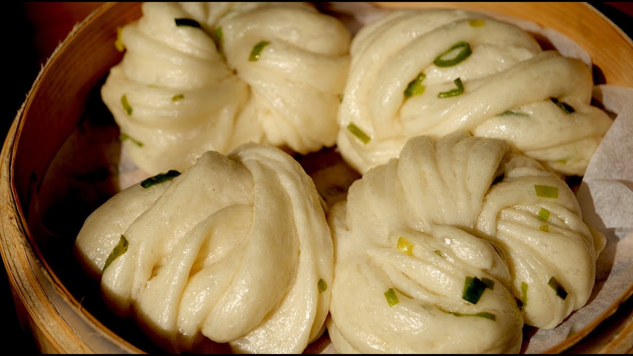 [蔥花捲 Steamed Twisted Rolls with Scallion] 神級中式點心，口感鬆軟、滿溢蔥香，簡單捲法不失誤！ &ndash; Home Cooked Delights