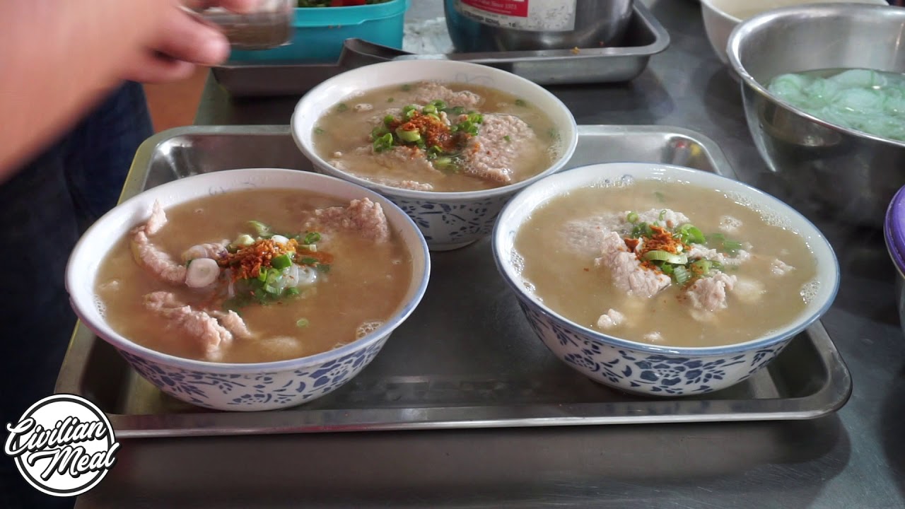 Pork Noodle Soup 豬肉粉 - Malaysia Street Food