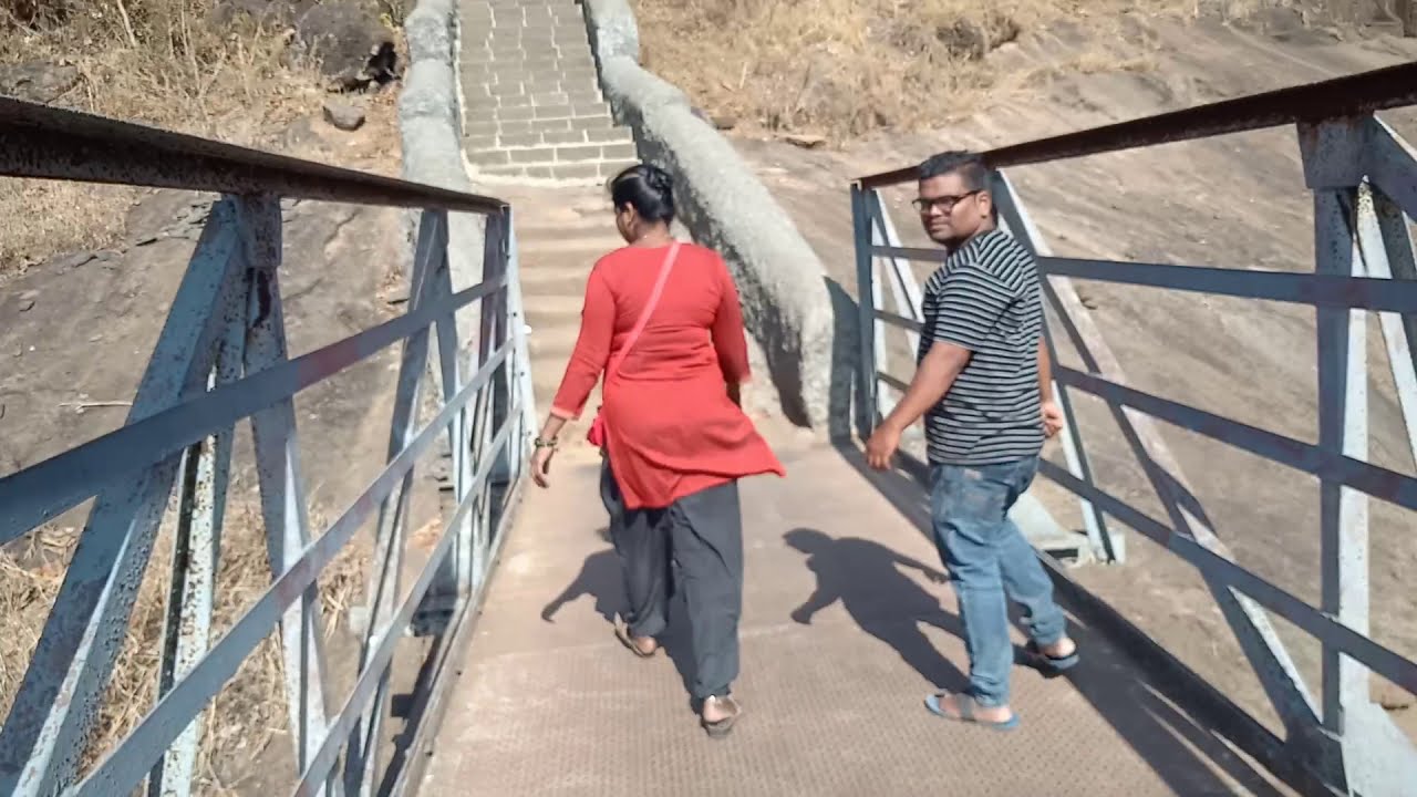 Elephanta Caves In Mumbai. Mumbai Me Elephanta Ki Gufaye। Samudra ke raste par Elephanta ki Gufaye.
