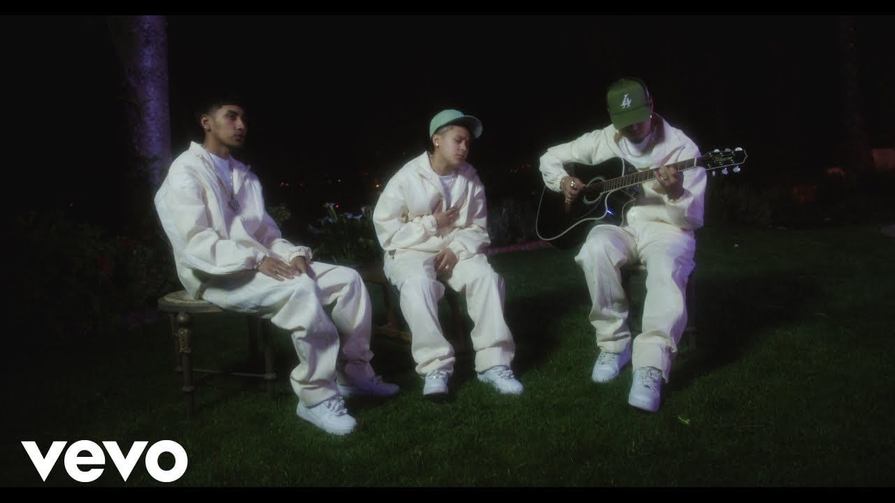 Yahritza Y Su Esencia - Y Qué Tal Si Te Escapas Del Cielo (Official Video)
