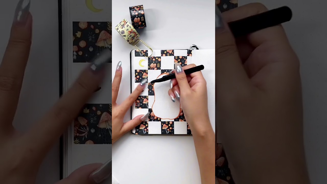 Halloween Theme #halloween #journal #journaling #scrapbooking #scrapbook #journalideas
