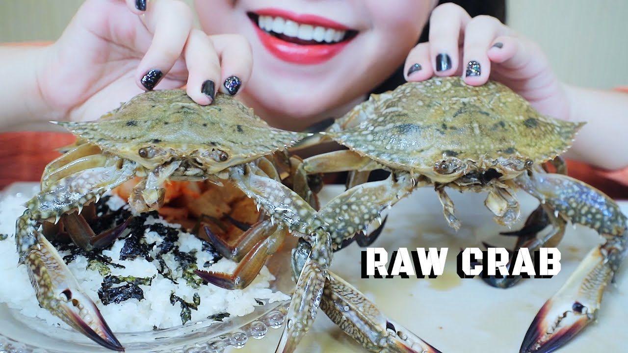 ASMR SOY SAUCE MARINATED RAW CRAB GANJANG GEJANG 간장게장 EATING SOUNDS | LINH-ASMR
