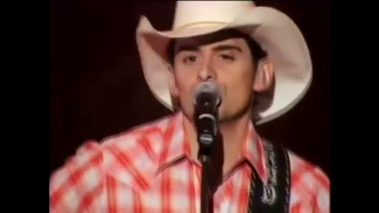 Brad Paisley - Wrapped Around - Live