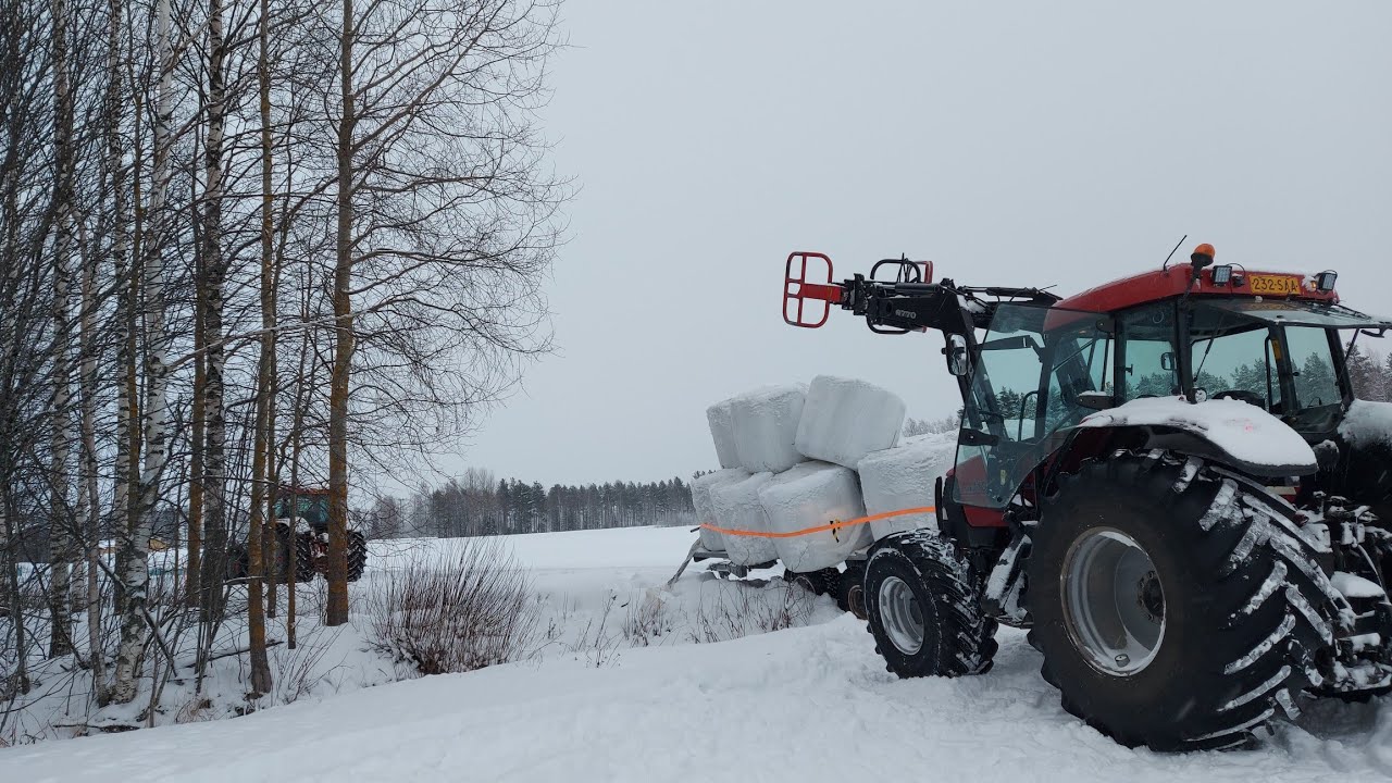 Kärry ojassa ja paalit perseellään