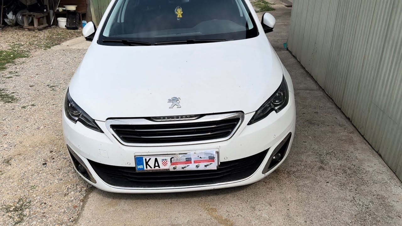 Peugeot 308 lupa zadnji kraj .Opasan problem