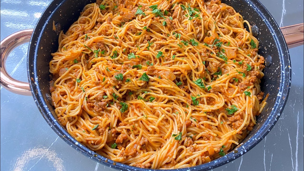 The Best Saucy And Meaty Spaghetti ||Spaghetti With Meat Sauce Recipe