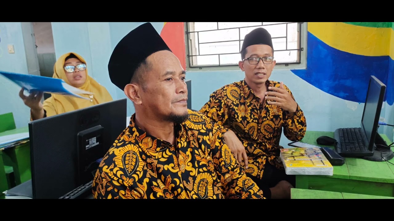 Pisah Kenang Purna Tugas Ustdz H. Abd. Ghofur, S.H, M.Pd & Ustdz Basuki Rahmat, S.Pd 