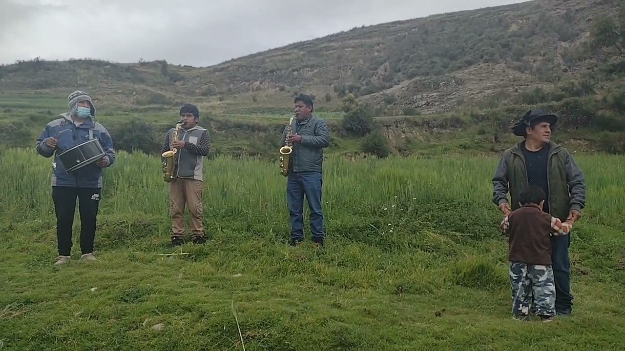 LINDO SANTIAGO CON LOS MAGNATES DEL PERÚ