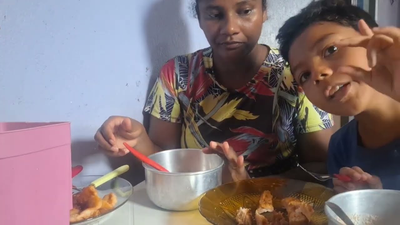 🐊Jacaré frito com bacaba no almoço 😋😋😋