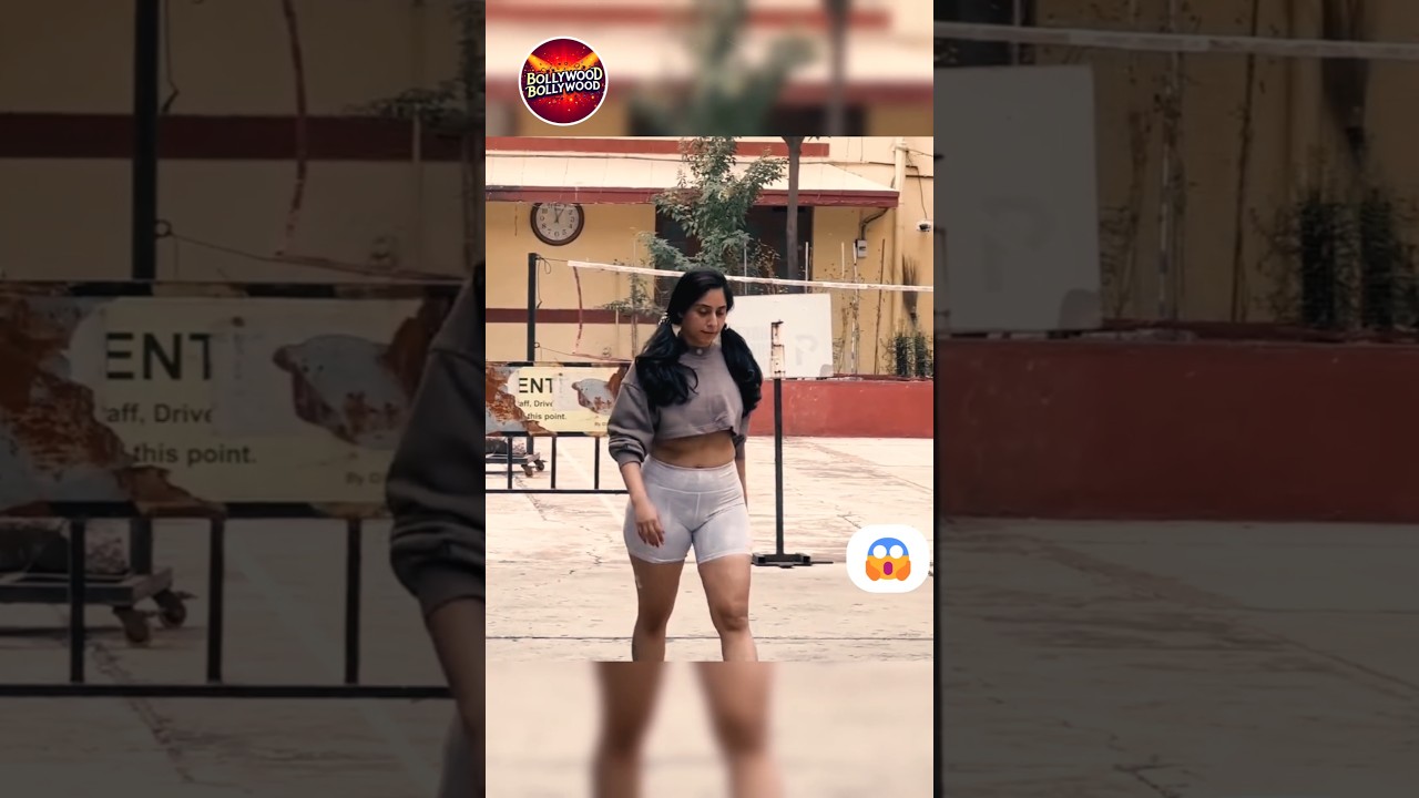 Neha Bhasin Cloth 😱 | Bollywood Breaking News - BOLLYWOOD BOLLYWOOD