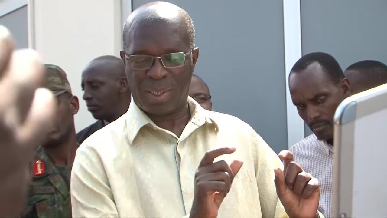 PM Murekezi visits Kamembe Airport