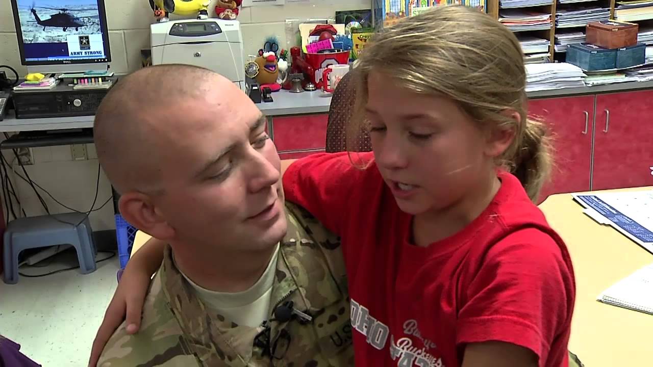 Soldier Surprises Kids At Elementary School