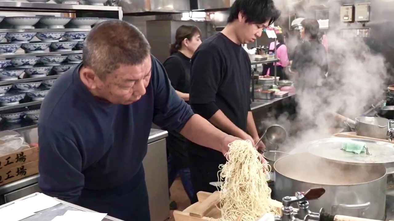 【1杯650円】福岡で爆売れ焼めしラーメン食堂がヤバすぎた