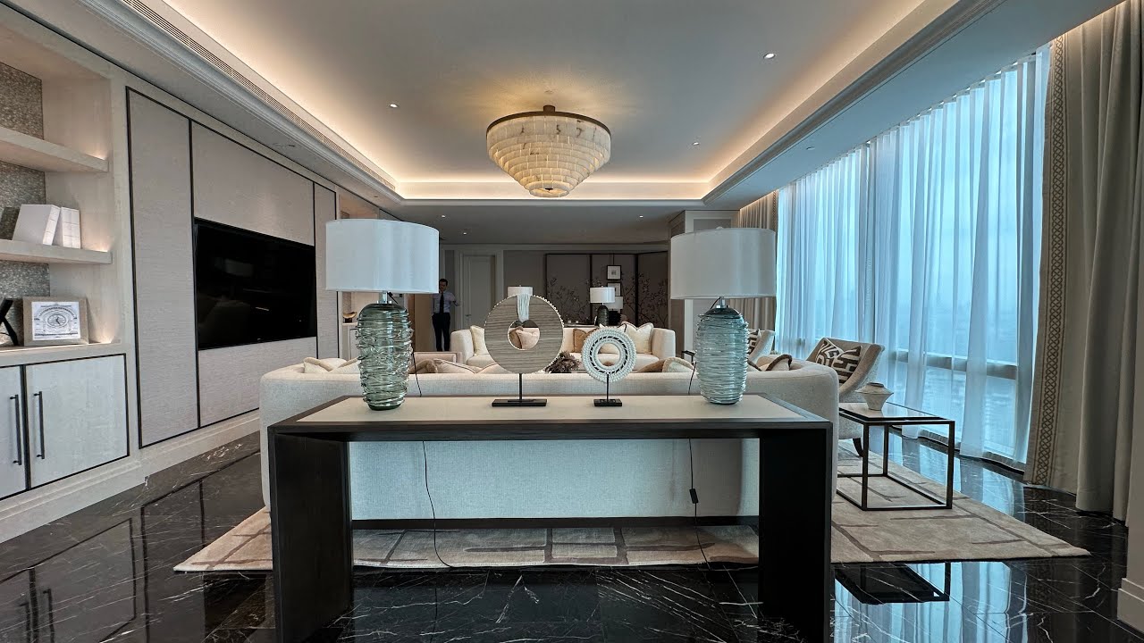 39-3, st regis (showroom)
