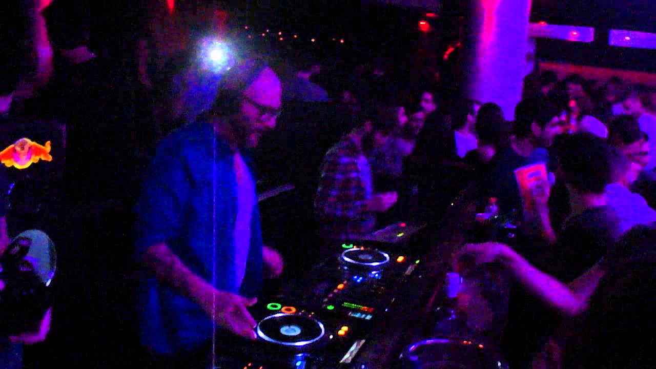 Kolombo - Get So Hot @Sixx, Athens