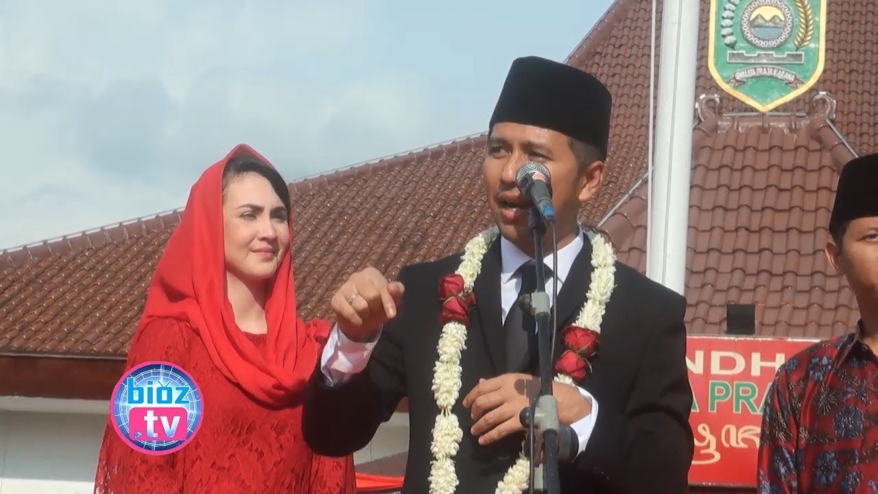 Mengharukan Pidato Perpisahan Emil Dardak & Arumi Bachsin Dengan Warga Trenggalek - bioztv.id