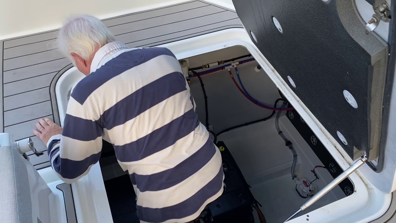 Fountaine Pajot MY44 | Ep.02 - SAFETY: single fuse