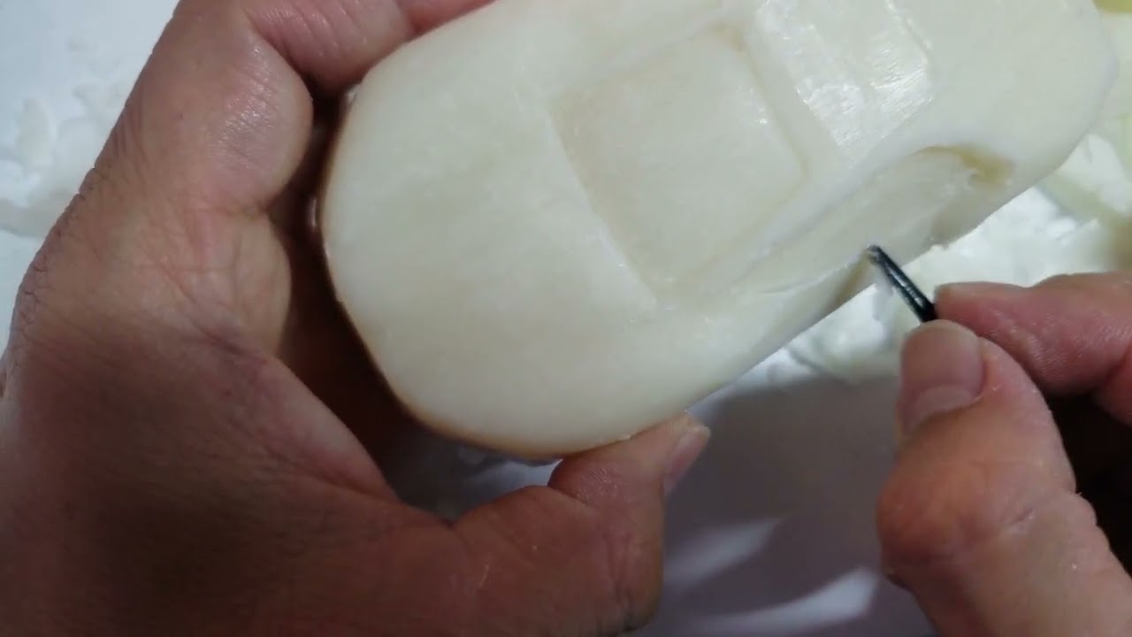 Auto deportivo con jabón ZOTE