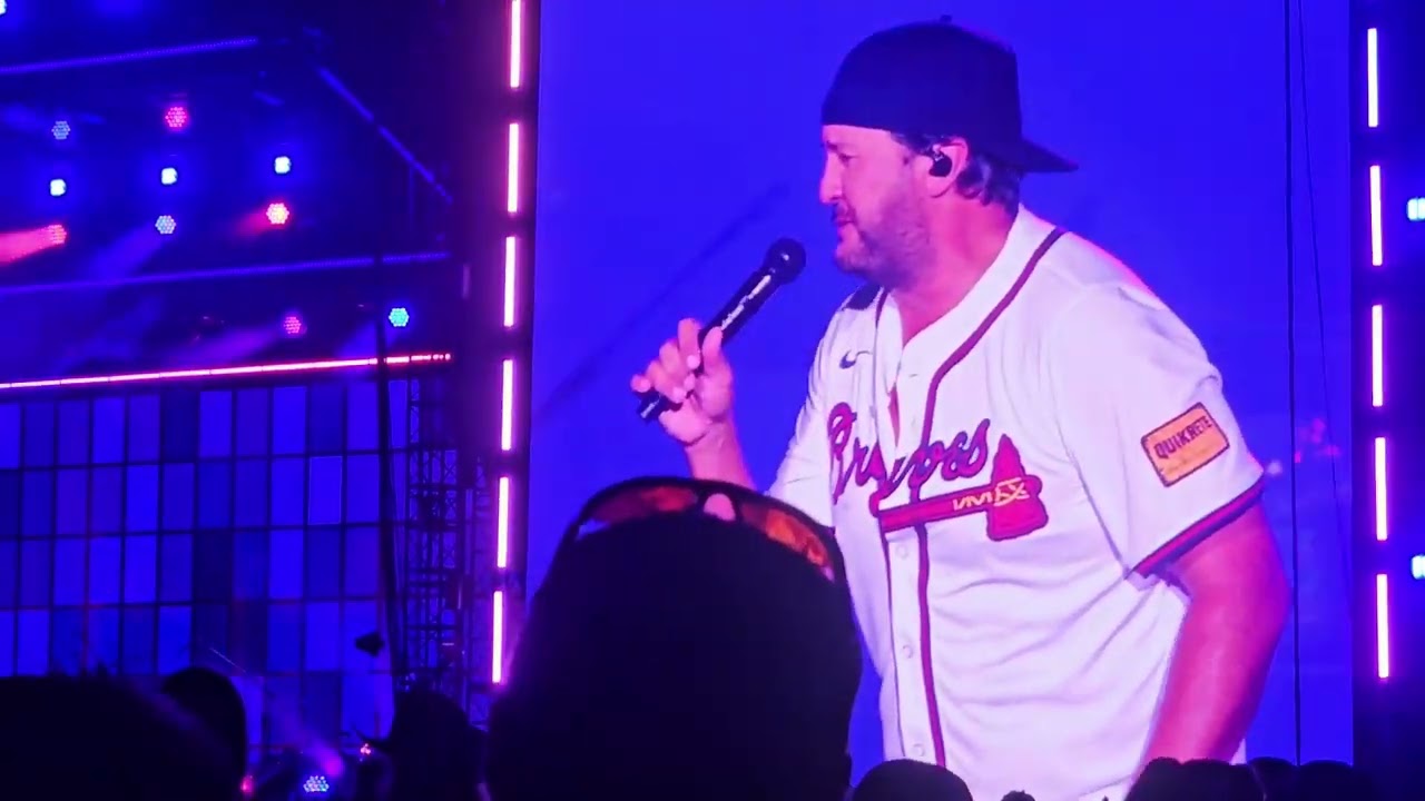 LUKE BRYAN 