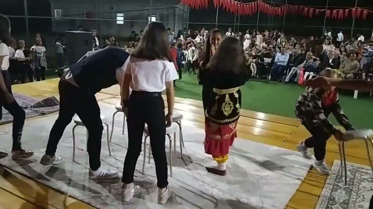 Kızlar- Sandalye Kapmaca🇹🇷 23 NİSAN 2022