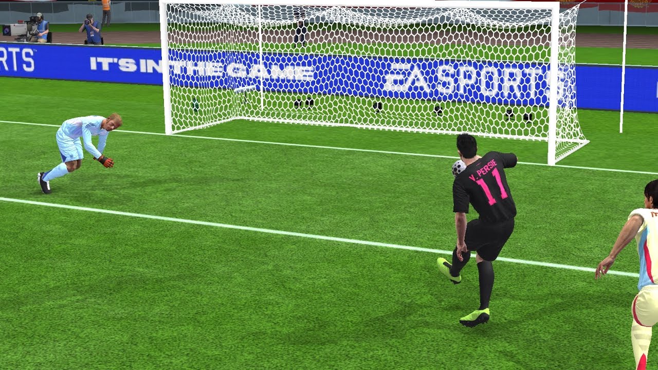 Van persi destroyed the Spain With Hattrick 