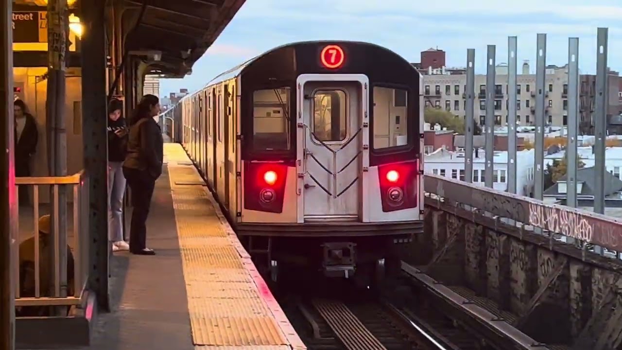 R188 (7) trains action at the Woodside-61st Street Station, in Queens, on the IRT Flushing Line.