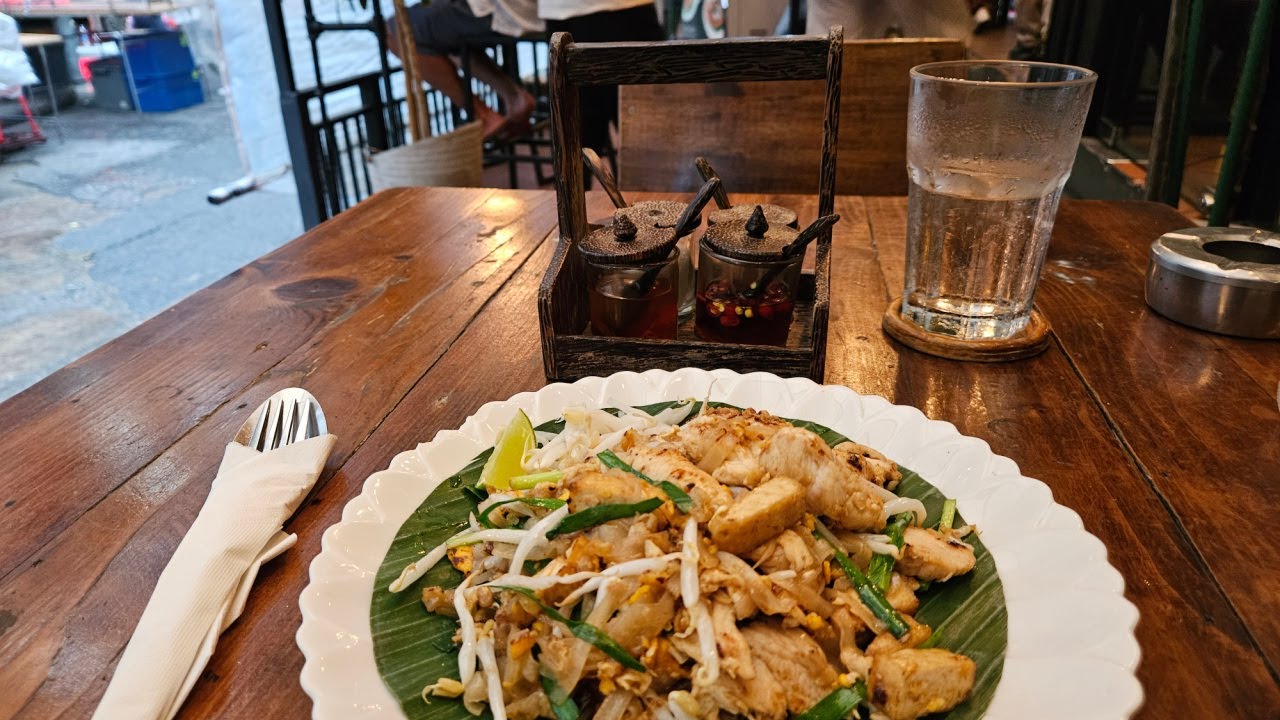 This Video Will Make You Hungry. PATTAYA, THAILAND Central Mall Food Tour #foodie #thailand #food