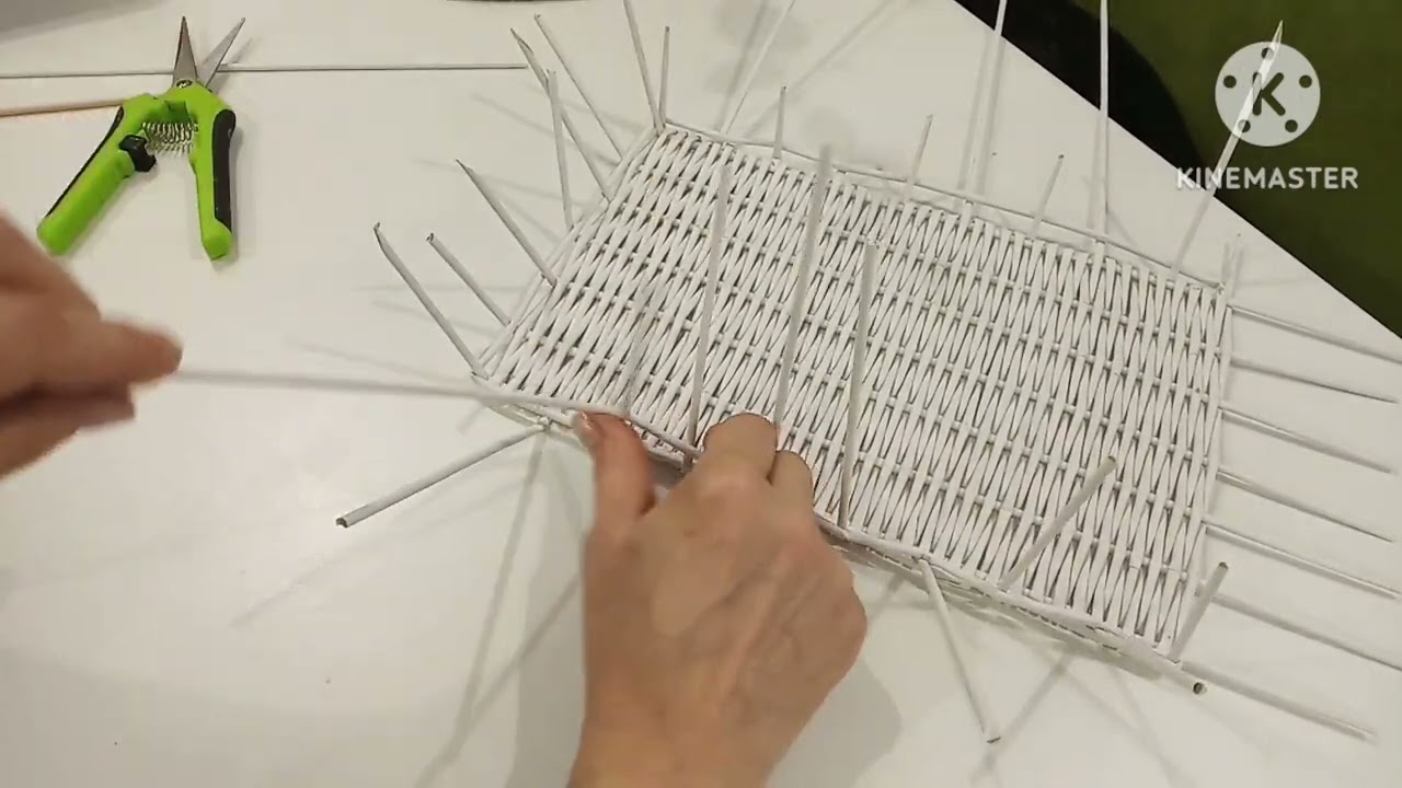 Подвесная полочка. /Бумажная лоза.