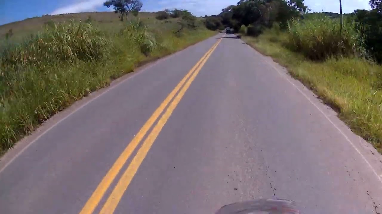 Estrada do Estado  Minas Gerais com scooter ADV 160
