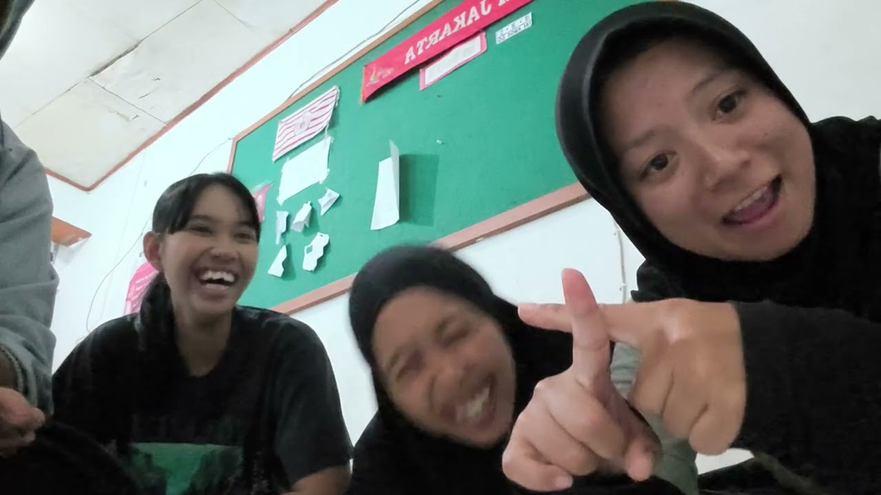 Kita lucu ga si sebenernya