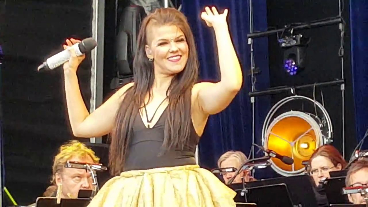 Saara Aalto - Tikkurilan tori 2017 - 2/4