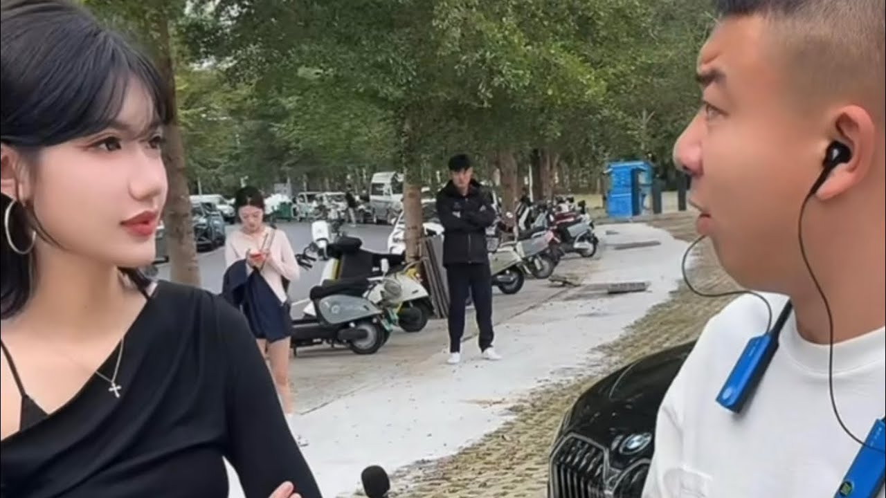 元帅户外搞笑与美女互动