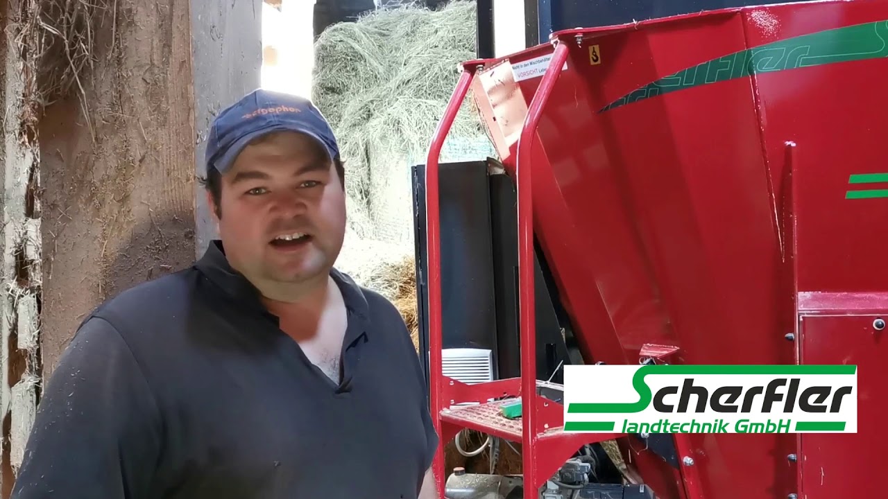 Fam. Schwär mit e stat und Futterband von Scherfler Landtechnik