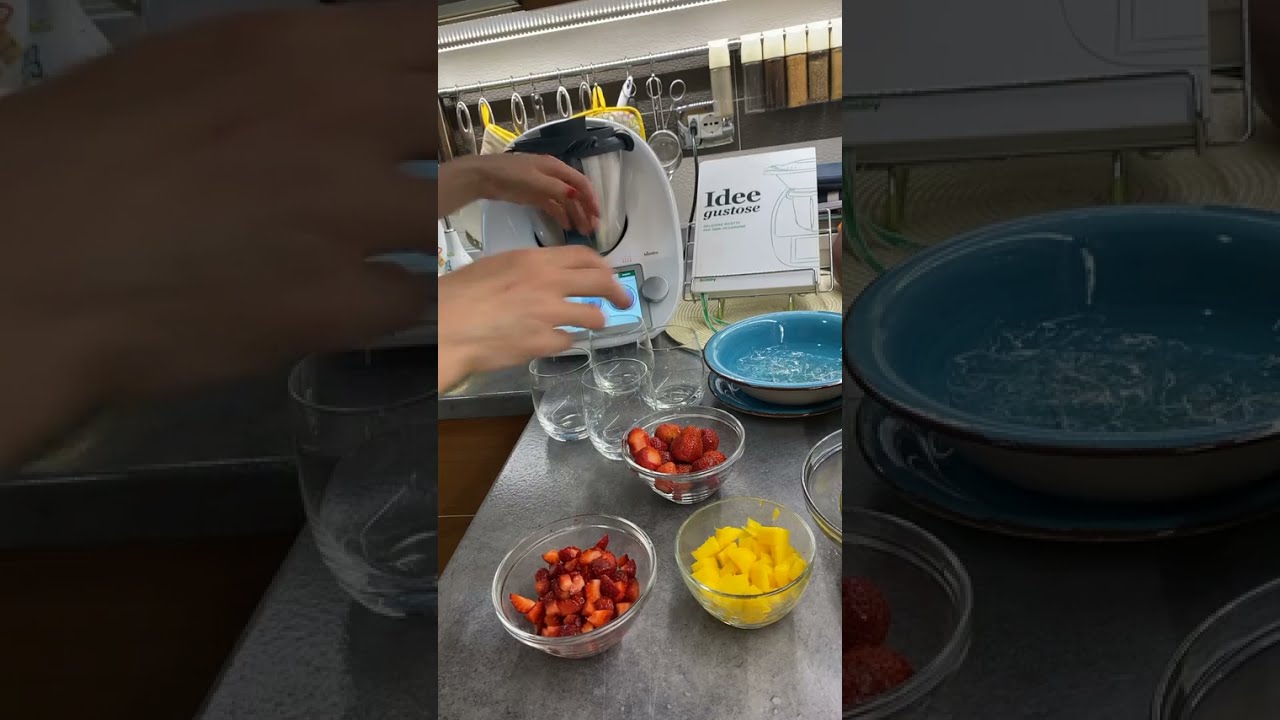 Panna cotta con frutta fresca Per TM 31 TM5 TM6
