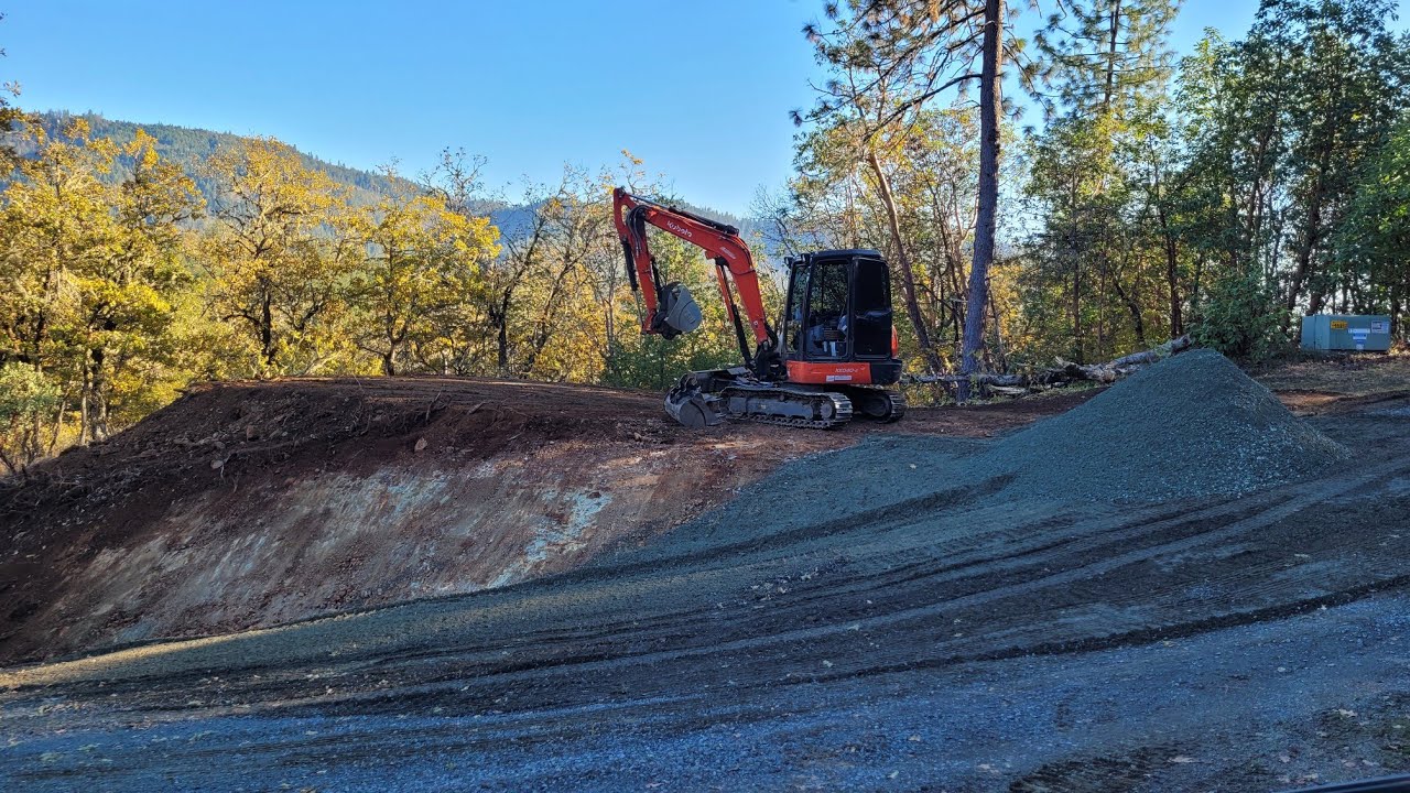 Working a corner with the Kubota KX-040