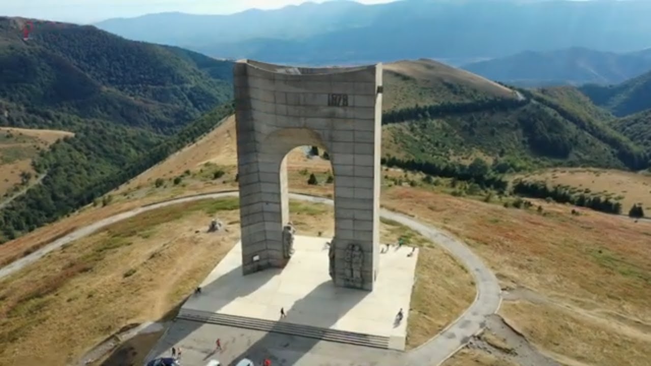 Полет над Беклемето и Козя Стена / Beklemeto Pass Old Mountain 4K - Bulgaria by Drone