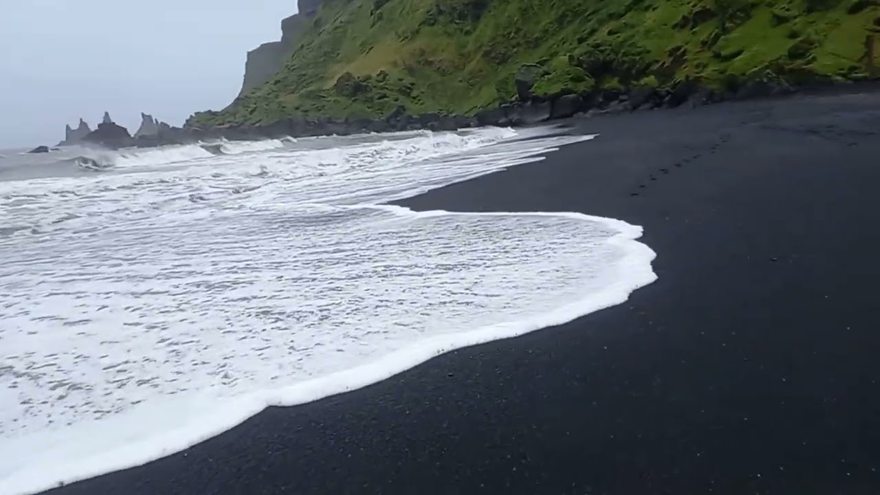 Jozin Bazin - ICELAND Vík: Black Sand Beach (09.2025)