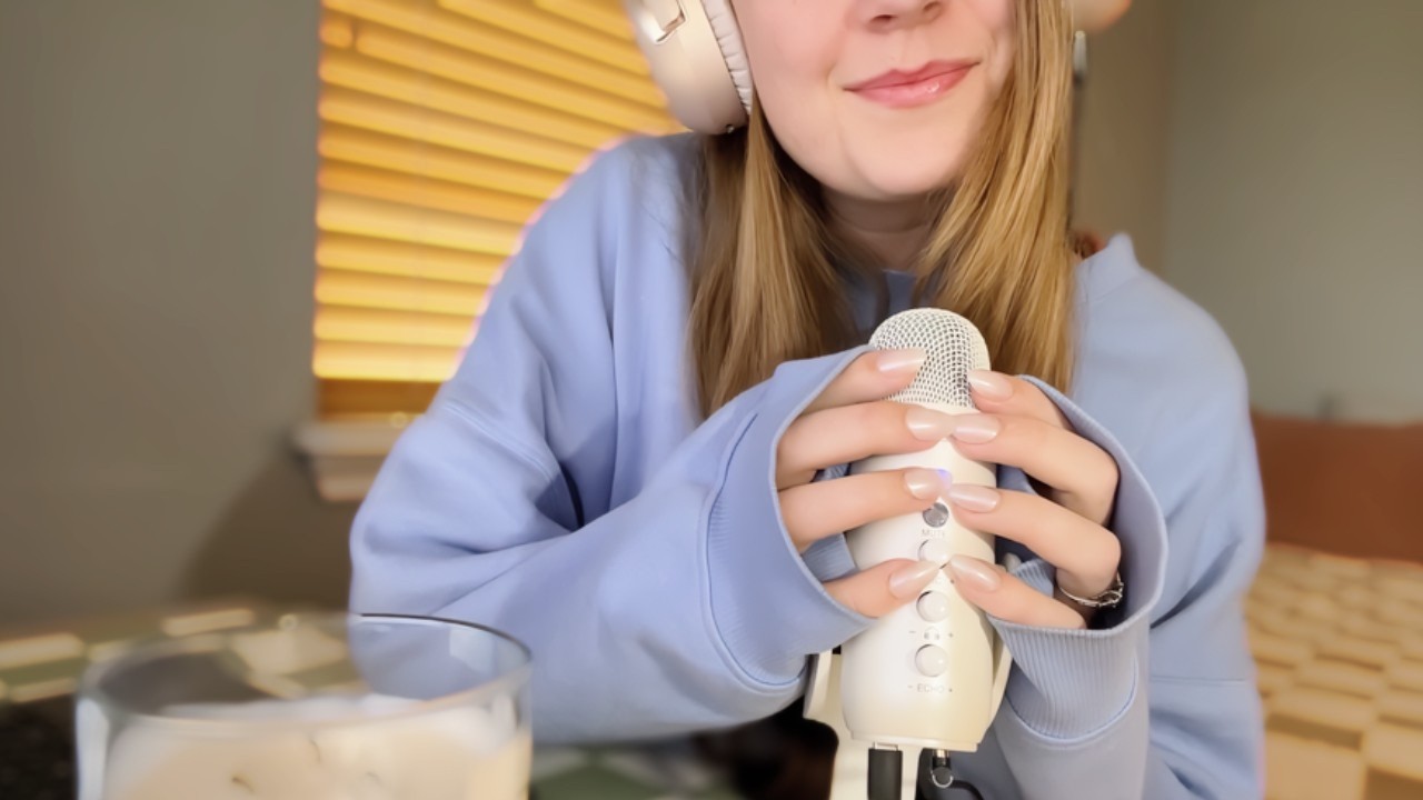 ASMR | *Clicky* whisper ramble & mic tapping 💌🎧 😌