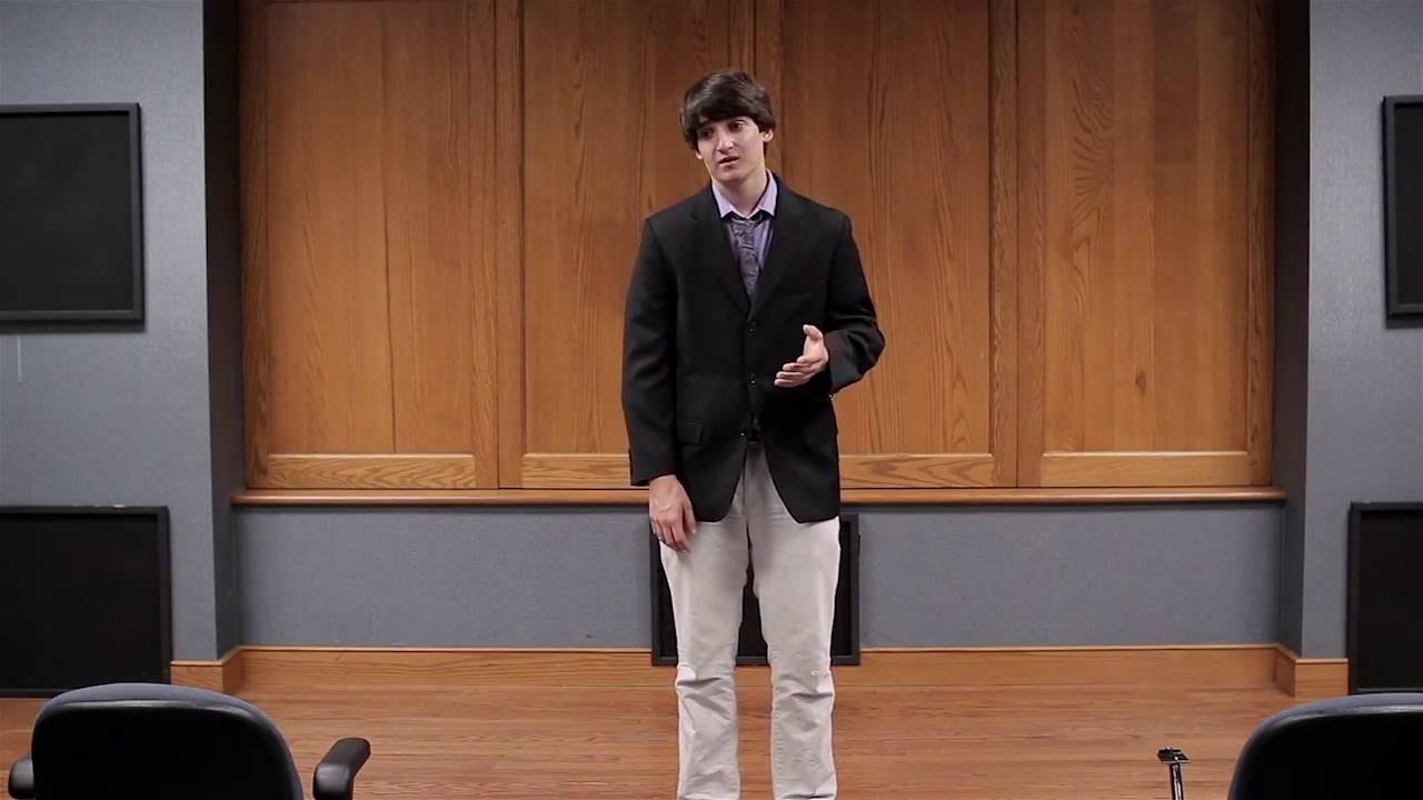 Luke Scaletta '17 performs 