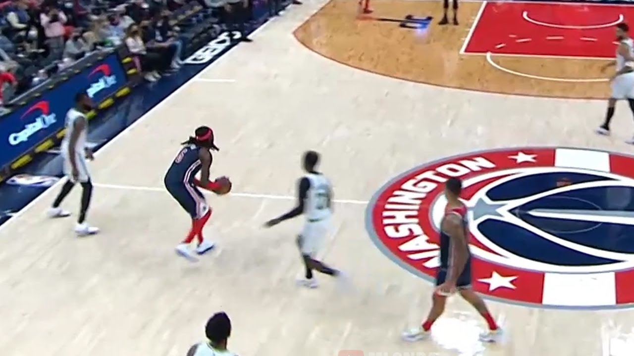 Montrezl Harrell from half court at the buzzer 👀 Wizards vs Celtics