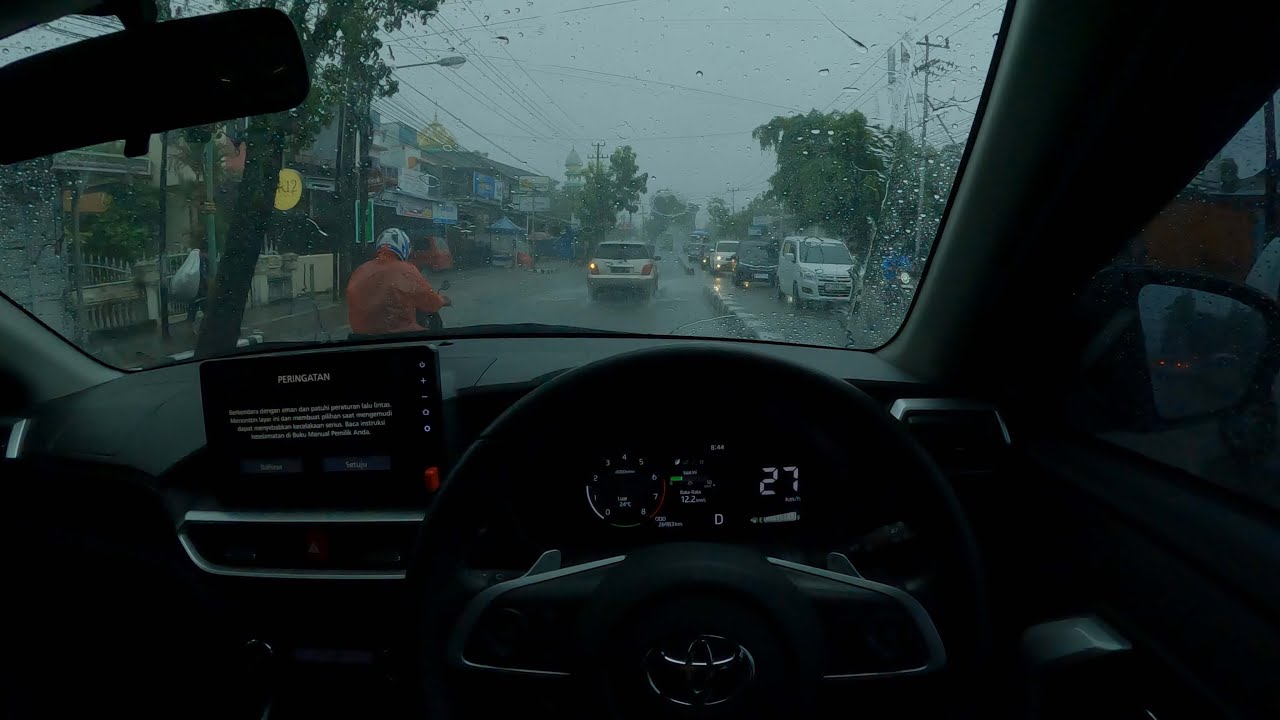 Driving in the city in the rain - Relaxing rain for study, work, sleep