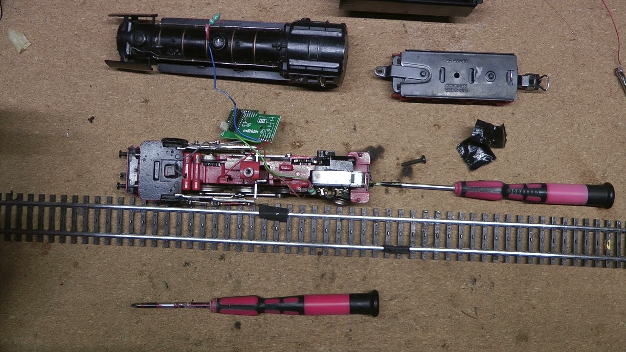 Wolfgangs Märklin Modellbahn Märklin BR 23 Läuft nicht mehr,warum??