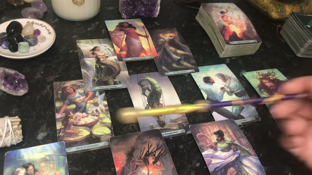 💜 AQUARIUS The runner is stuck on u... Expect a message! #Aquarius #Love #Tarot