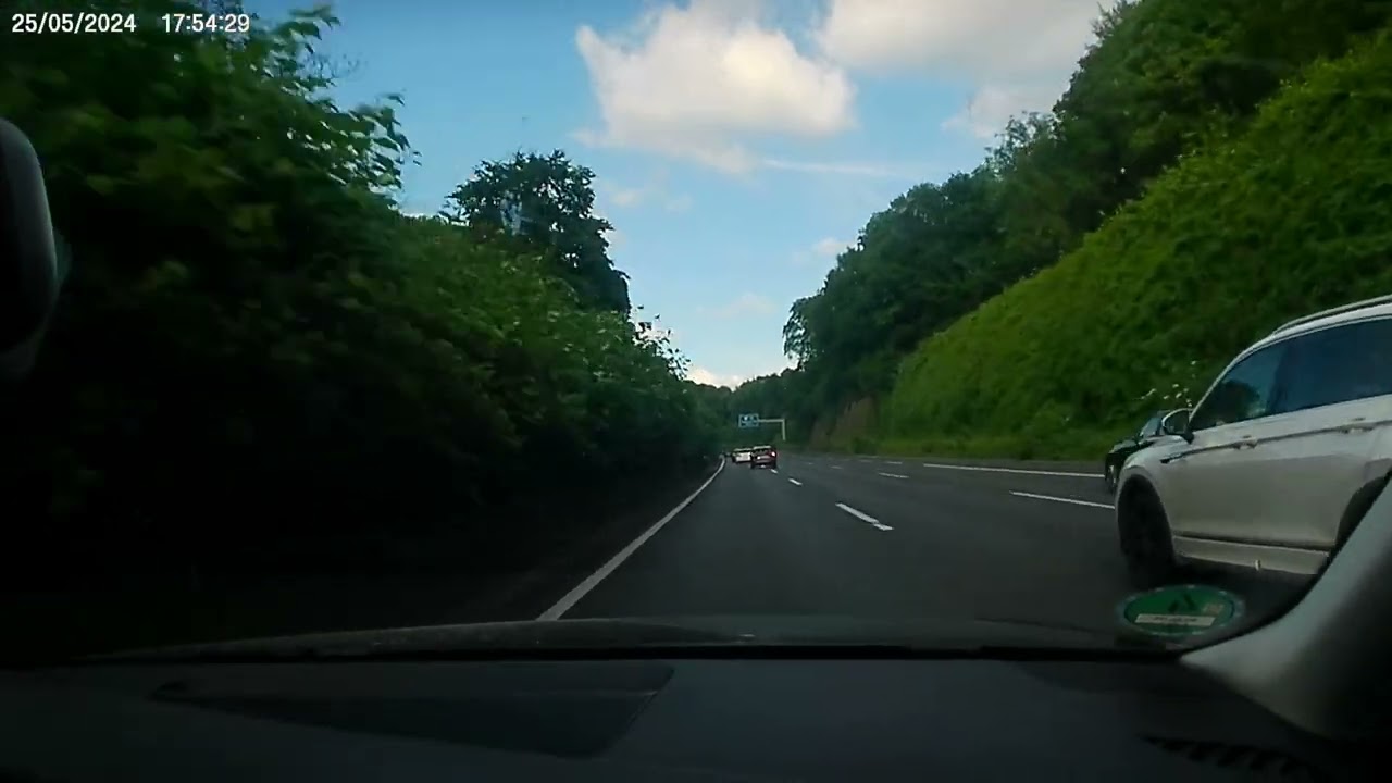 Experience the German Autobahn from Essen to Bochum(A40) raw!
