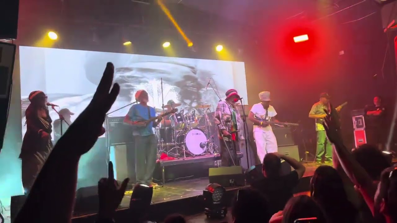 Israel Vibration & Roots Radics - Get up and go. 23mar25, Stgo Chile.