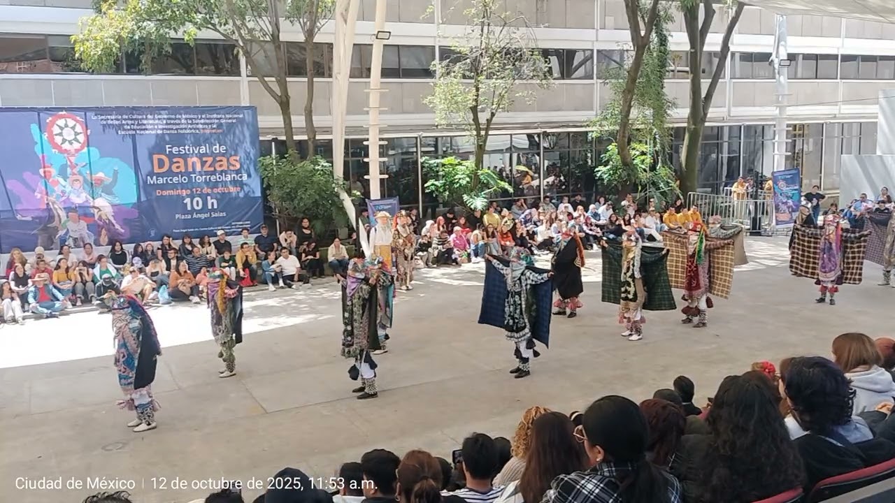 Danza de Los kurpites del Grupo: Tatakeri de San Juan Nuevo Parangaricutiro Michoacán 12/10/25 ENDF