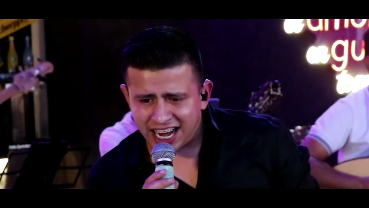 MIL GOTAS DE LLANTO ( En vivo Alex Morera )