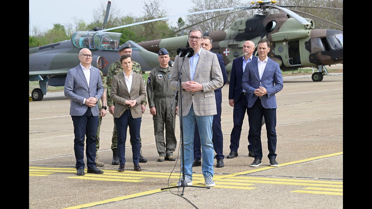 Вучић: Улажемо више него икада у Војску Србије